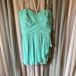 David's Bridal Short Sweetheart Crinkle Chiffon Size 30 NWT